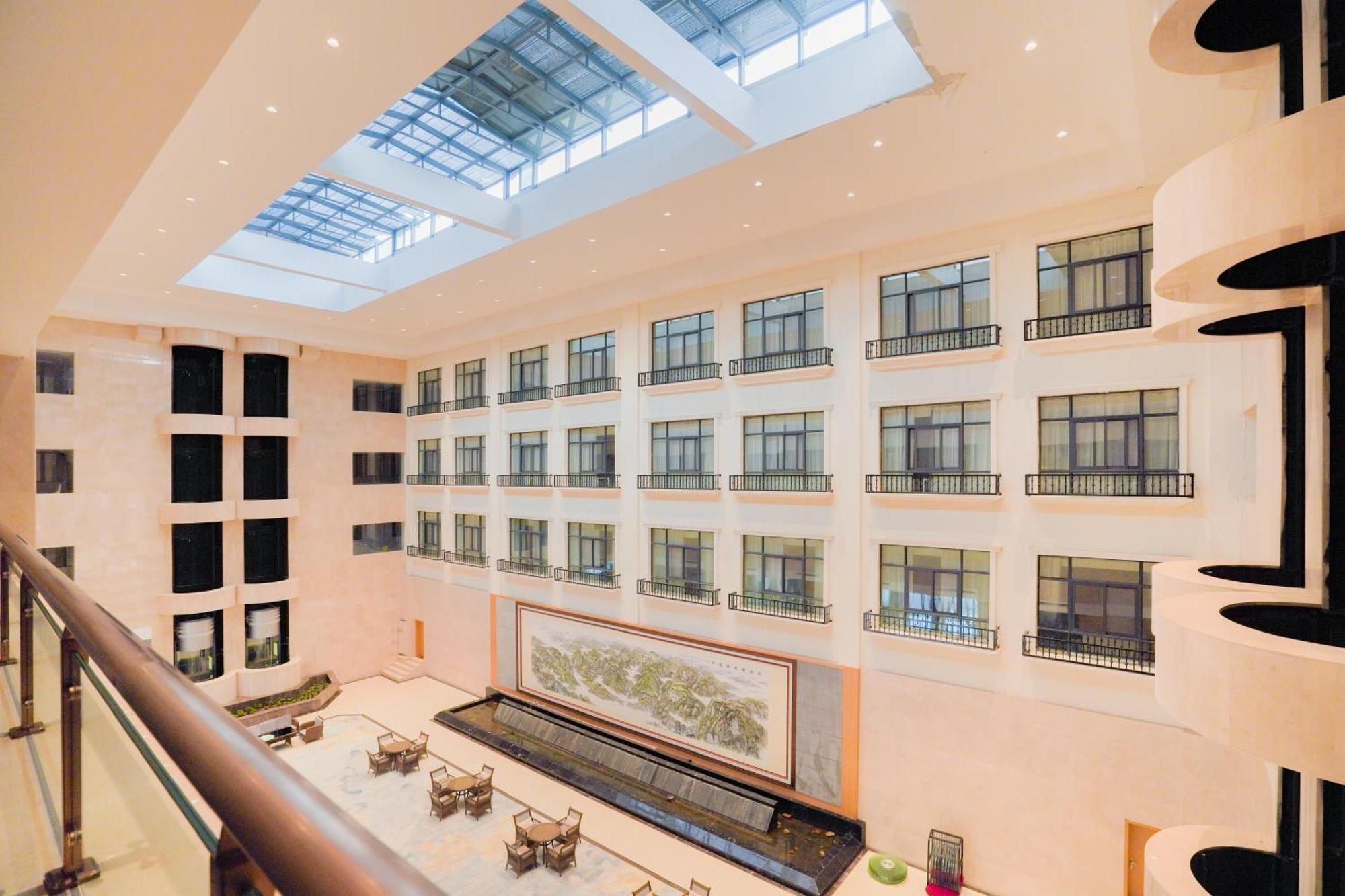 Huashan Xinghe International Hotel Huayin Exterior photo